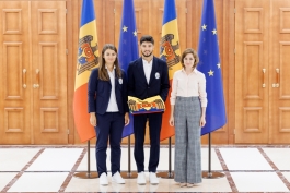 Șefa statului le-a urat succes sportivilor moldoveni la Jocurile Olimpice și le-a înmânat drapelul