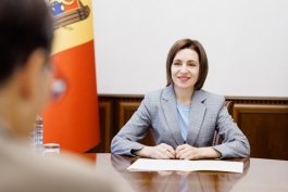 Președinta Maia Sandu i-a acordat Ambasadorului Franței la Chișinău, Graham Paul, „Ordinul de Onoare” 