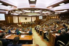 Moldovan president participates in parliament's foundation meeting