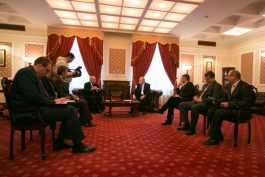 Moldovan president meets minister delegate for Romanians abroad