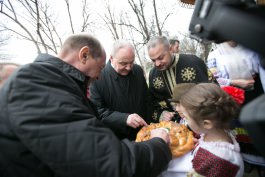 Президент Николае Тимофти и бывший президент Румынии Траян Бэсеску совершили поездку в город Сорока