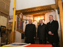 Moldovan president, former Romanian head of state visit north Moldova town