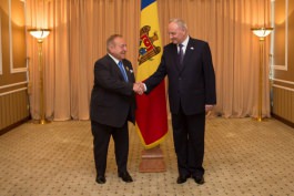 Moldovan president awards Order of Honour to International Weightlifting Federation president